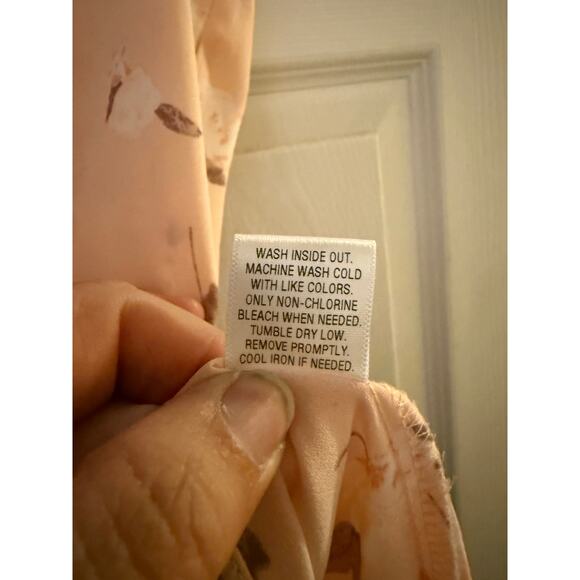 Pink floral shirt by candies size large - Picture 6 of 7